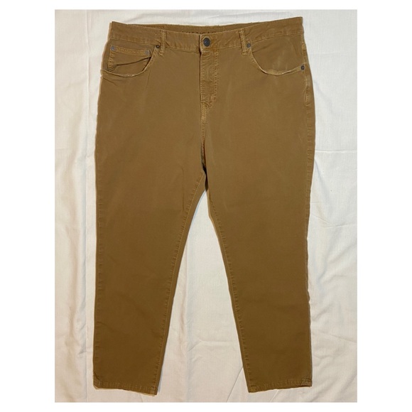American Eagle Outfitters Other - American Eagle Athletic Fit Khakis Men’s 36x30.